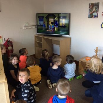 Learning About Fireworks At Little Owls Day Nursery Near Swaffham (2)