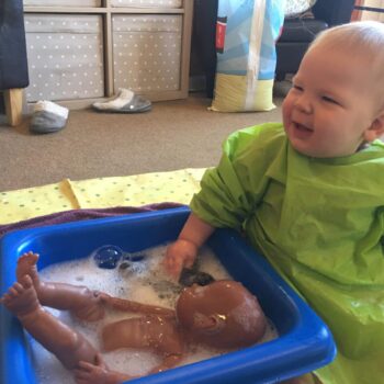 Bathing Babies At Little Owls Baby Care Near Norwich (4)