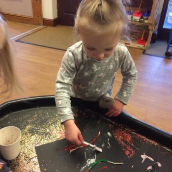 String Painting At Little Owls Dereham Playgroup (3)